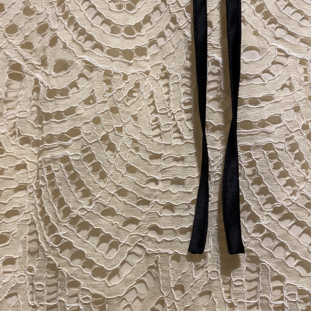 Lace top - Picture 5 of 10